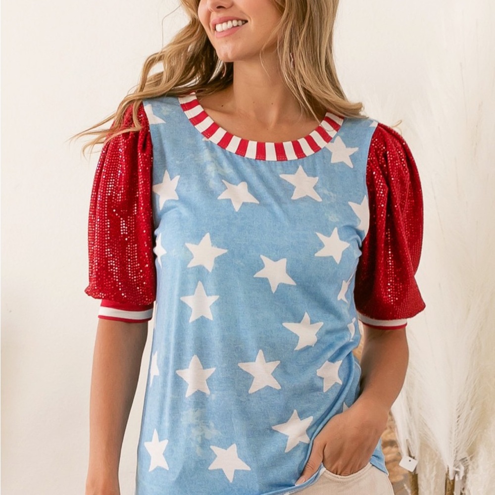 Star SpangledTop. Puff sleeves. Sequin.